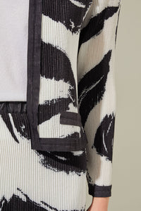 Fine Pleat Jacket - Abstract Brushstroke Crepe de Chine, Black/White | Ming Wang