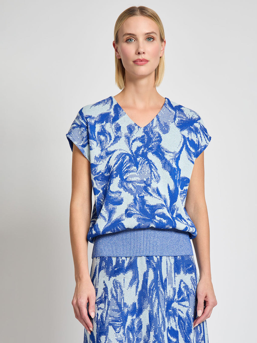 Floral Jacquard Knit Top - Vanity Fit – meison