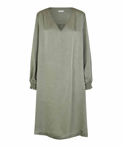 Nadiya Smocked-Sleeve Midi Dress | Vetiver | Masai Copenhagen