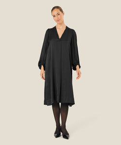 Nalo Smock-Sleeve Midi Dress | Black Solid | Masai Copenhagen