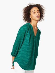 Chiffon V-Neck Kelly Blouse in the Color Kelly Green | Jones New York